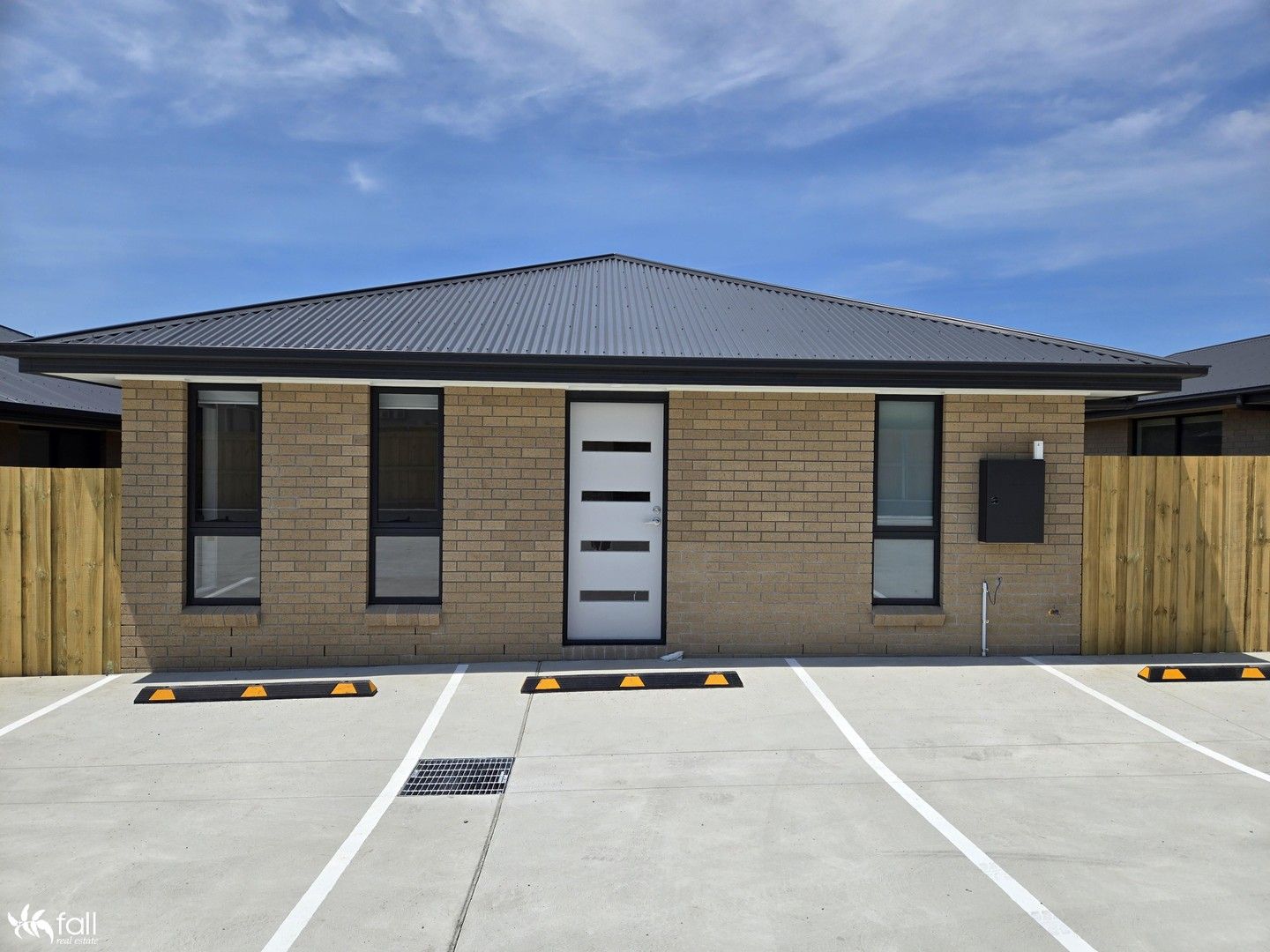 3 bedrooms House in 1-3/27 Vecino Way ROKEBY TAS, 7019