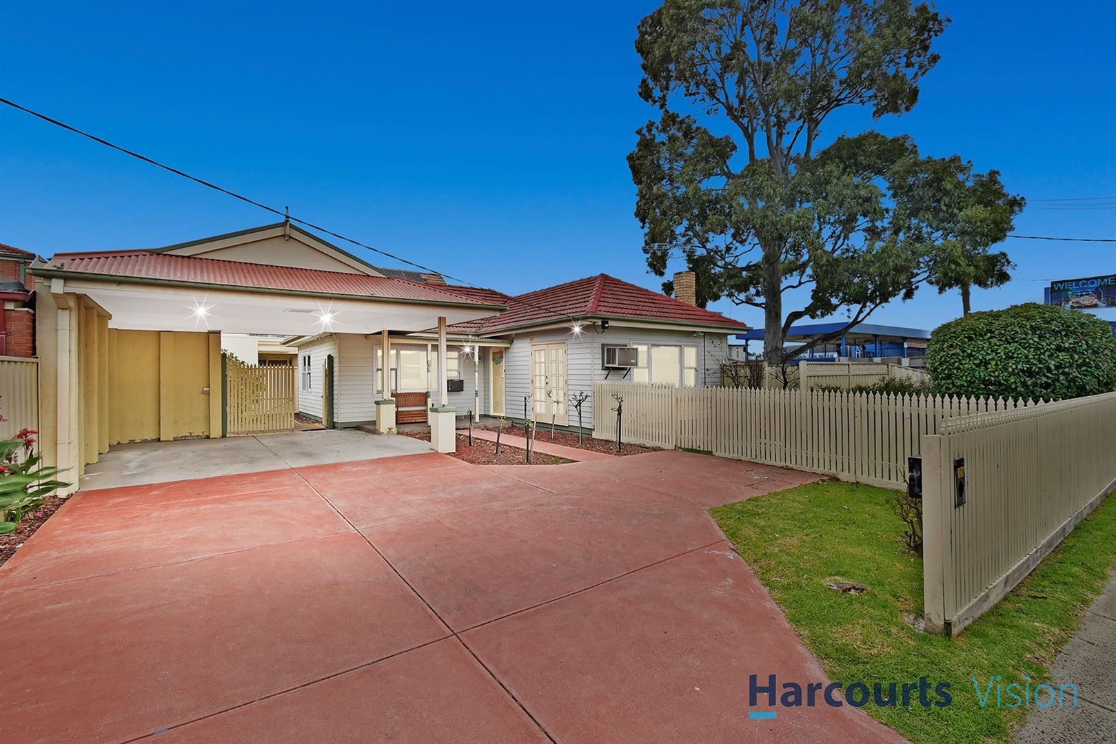 129 Military Road, Avondale Heights VIC 3034