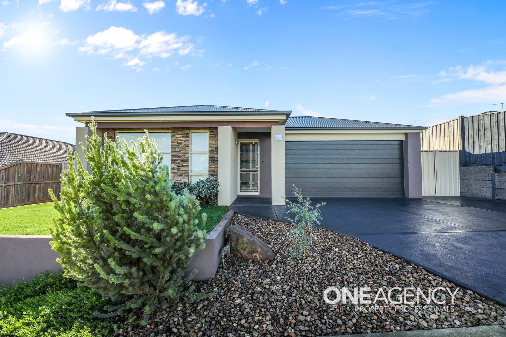 19 Golden Avenue, Warragul VIC 3820, Image 1