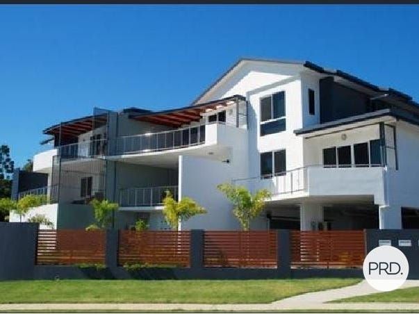 2/1 Beach Avenue, Tannum Sands QLD 4680, Image 0