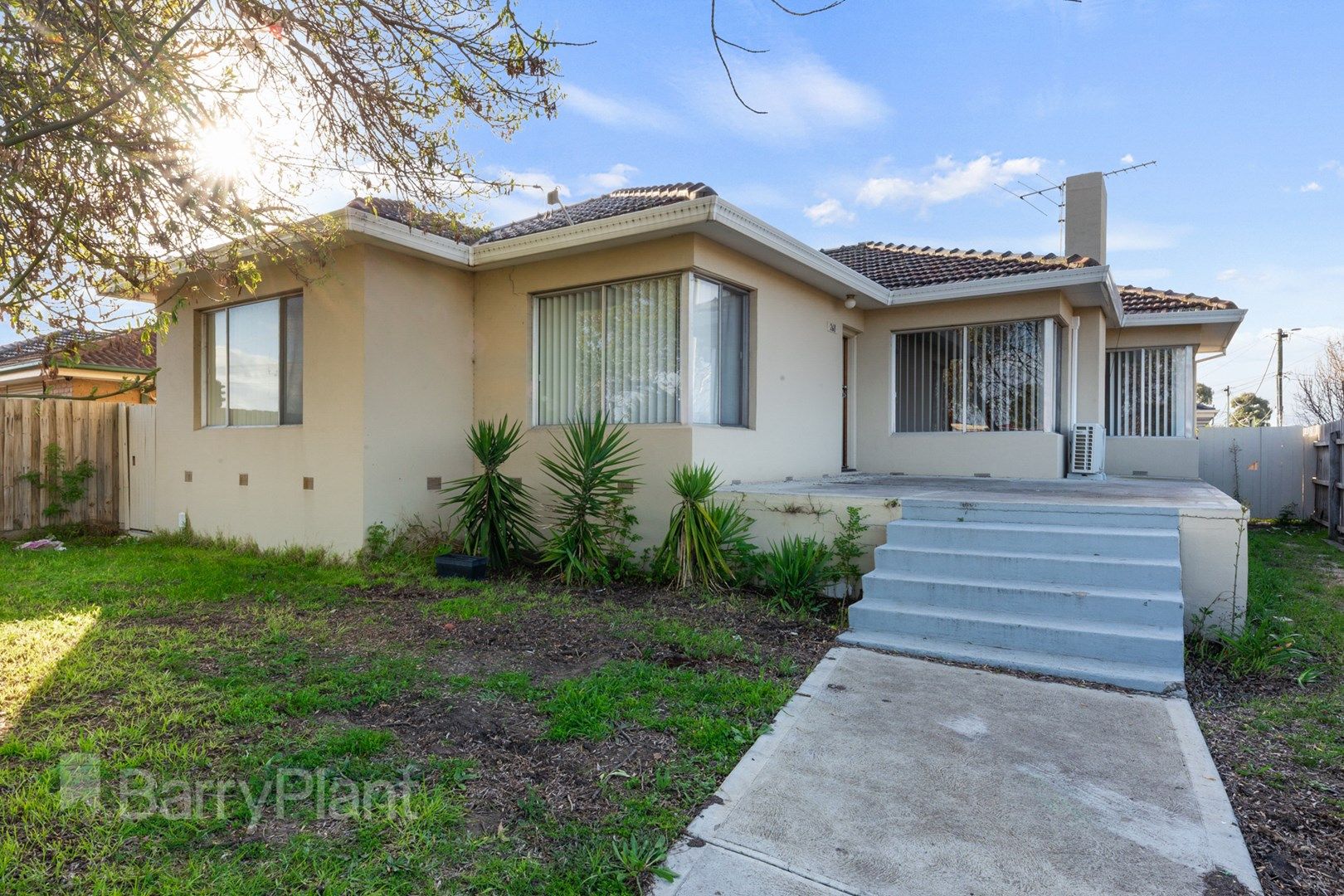 4 bedrooms House in 268 Furlong Road ST ALBANS VIC, 3021