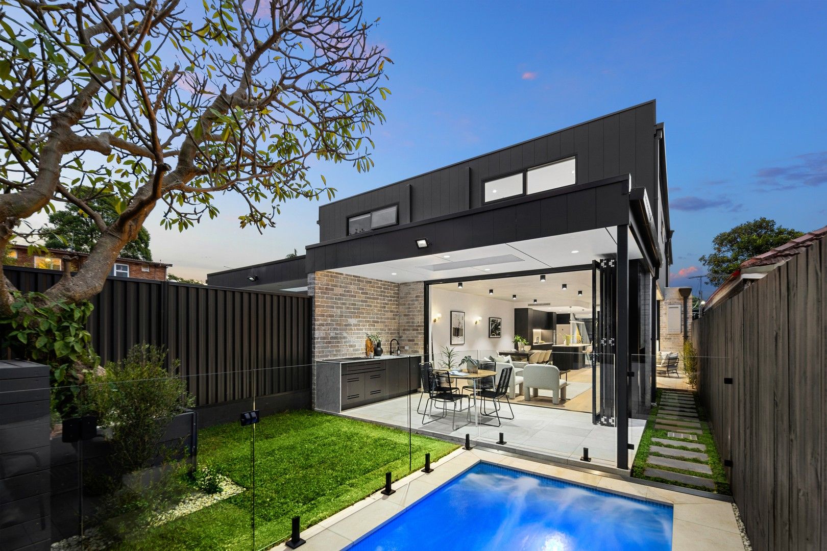 4 bedrooms House in 10a Harriett Street MARRICKVILLE NSW, 2204