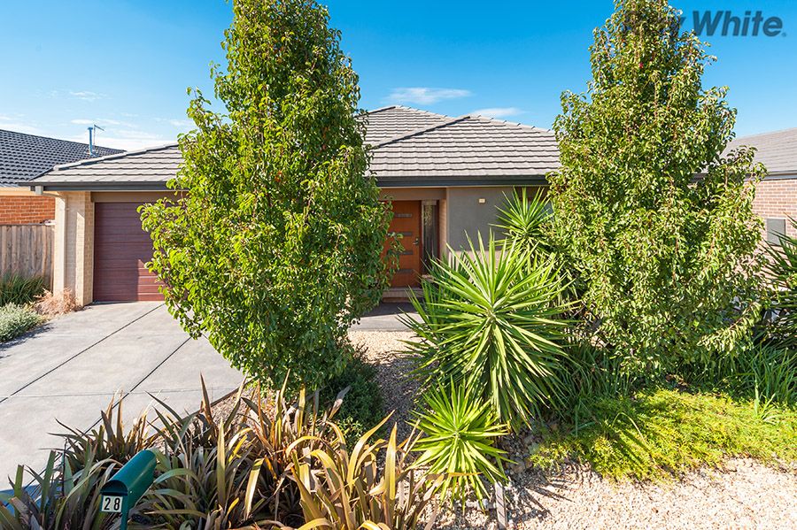 4 bedrooms House in 28 Carissa Road BROOKFIELD VIC, 3338