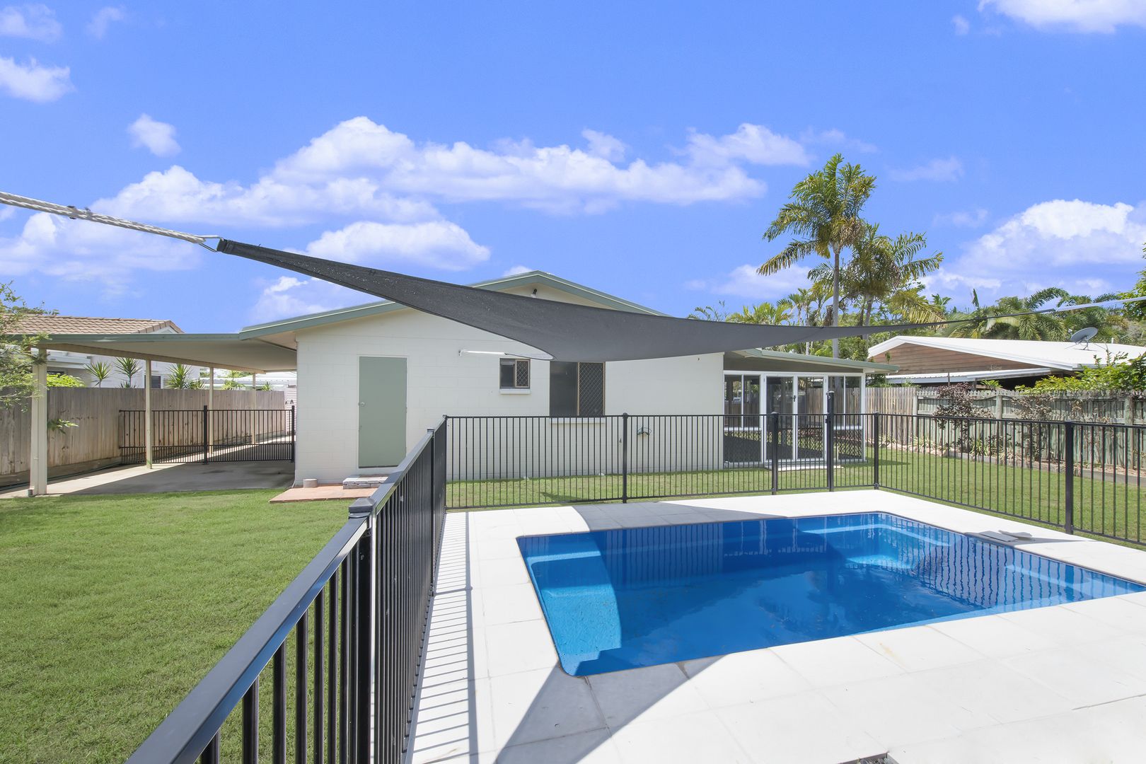 5 Sandalan Court, Bushland Beach QLD 4818, Image 1