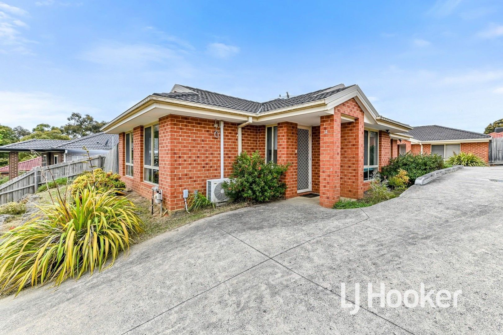 3 bedrooms Townhouse in 4/38-40 Tuscany Rise PAKENHAM VIC, 3810