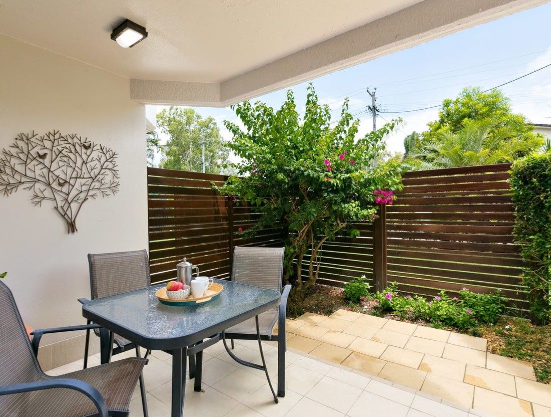 2 bedrooms House in 1/12 Clifton Road CLIFTON BEACH QLD, 4879