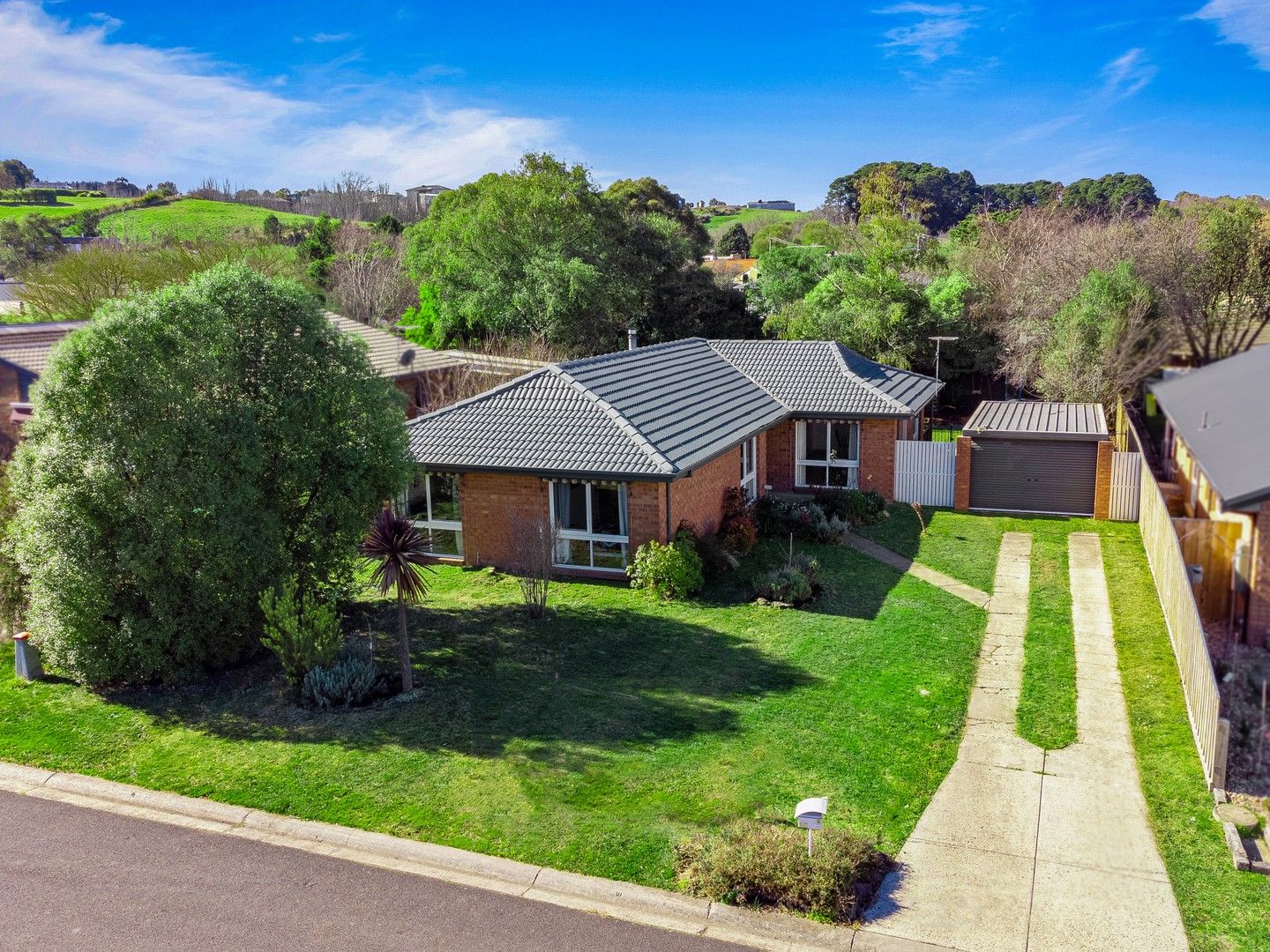 16 Acacia Court, Gisborne VIC 3437, Image 0