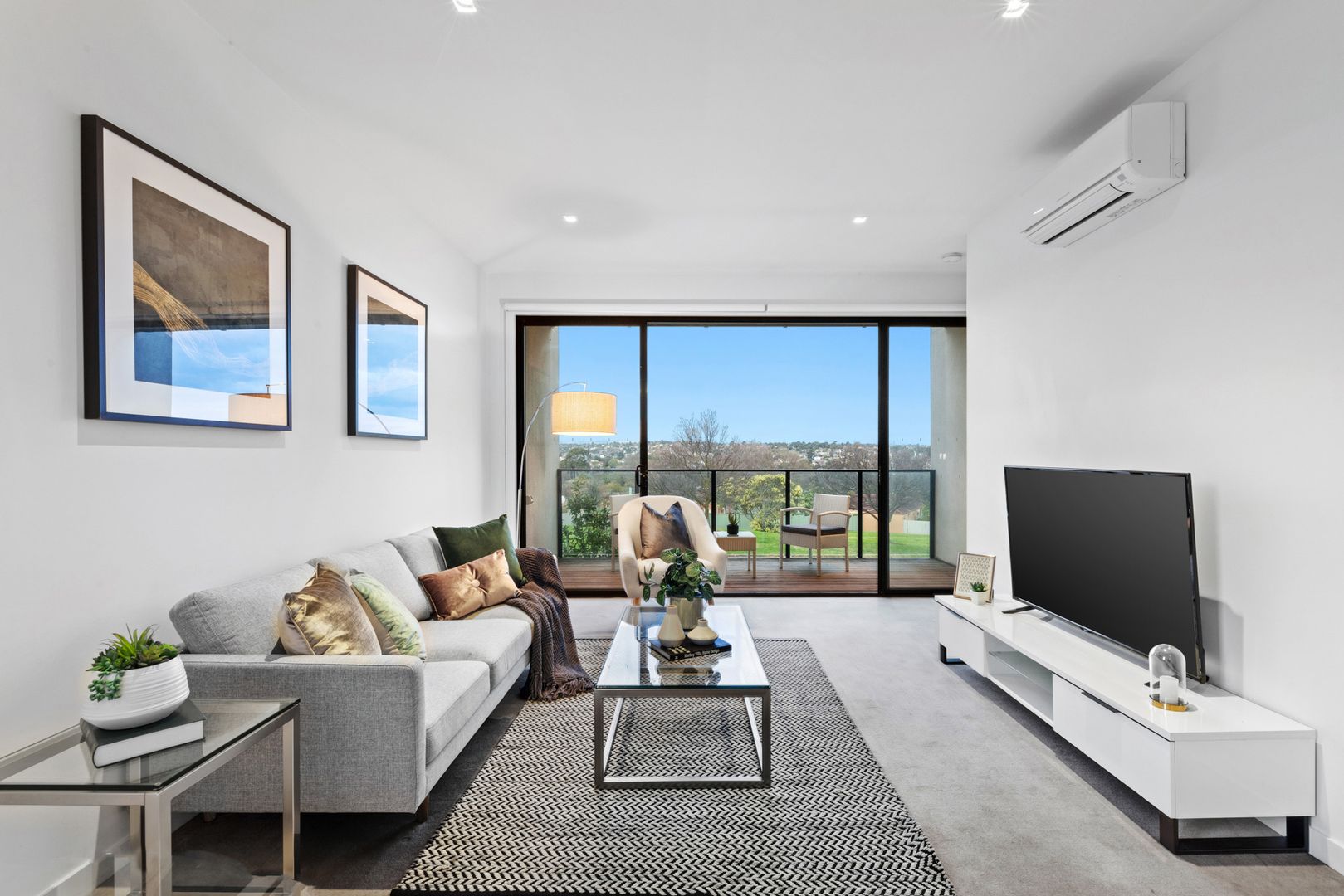 1 Magnolia Walk, Burwood VIC 3125, Image 2