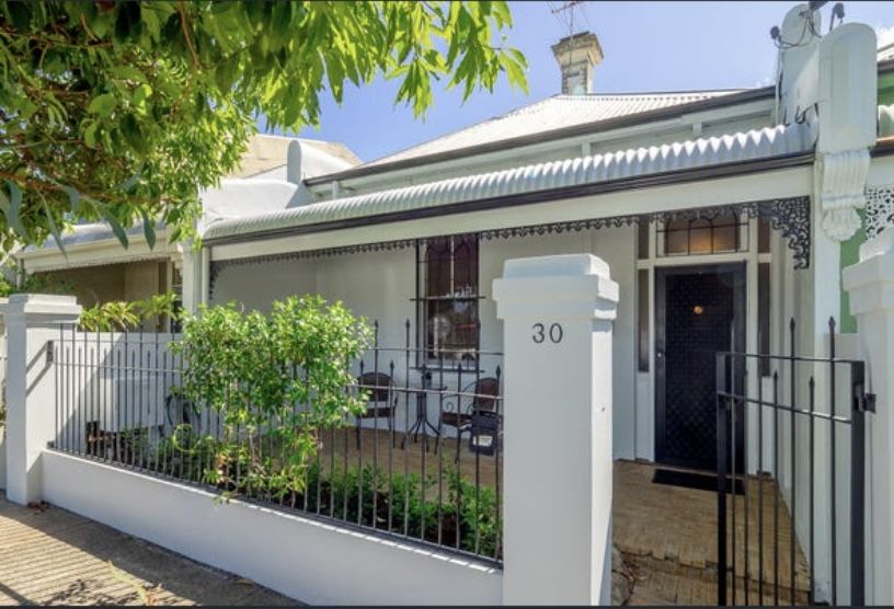 2 bedrooms House in 30 Randell St PERTH WA, 6000