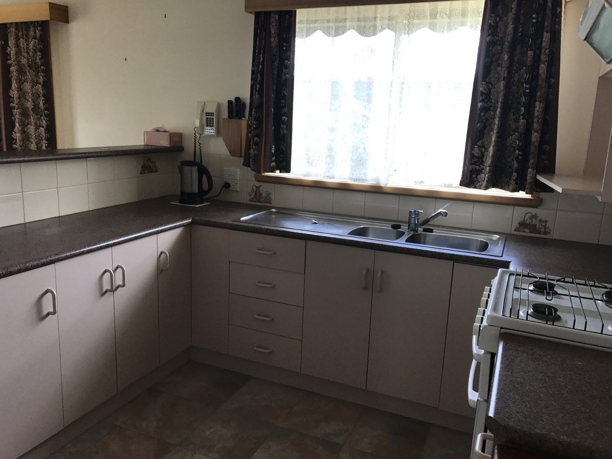 94 McConochie Street, Coleraine VIC 3315 House For Rent Domain