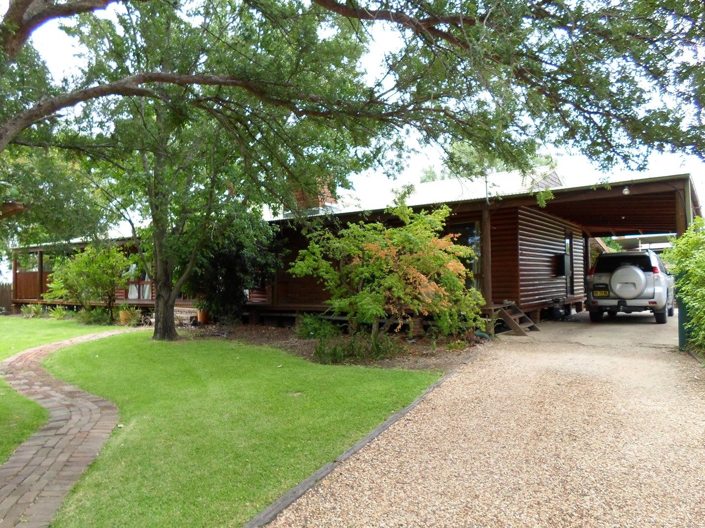 8 Myall Place, Moree NSW 2400