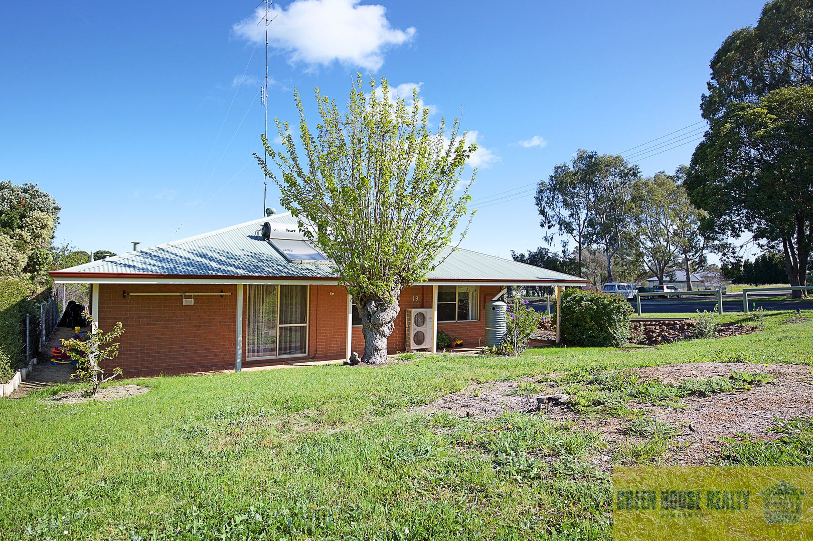 19 King Street, Waroona WA 6215, Image 1