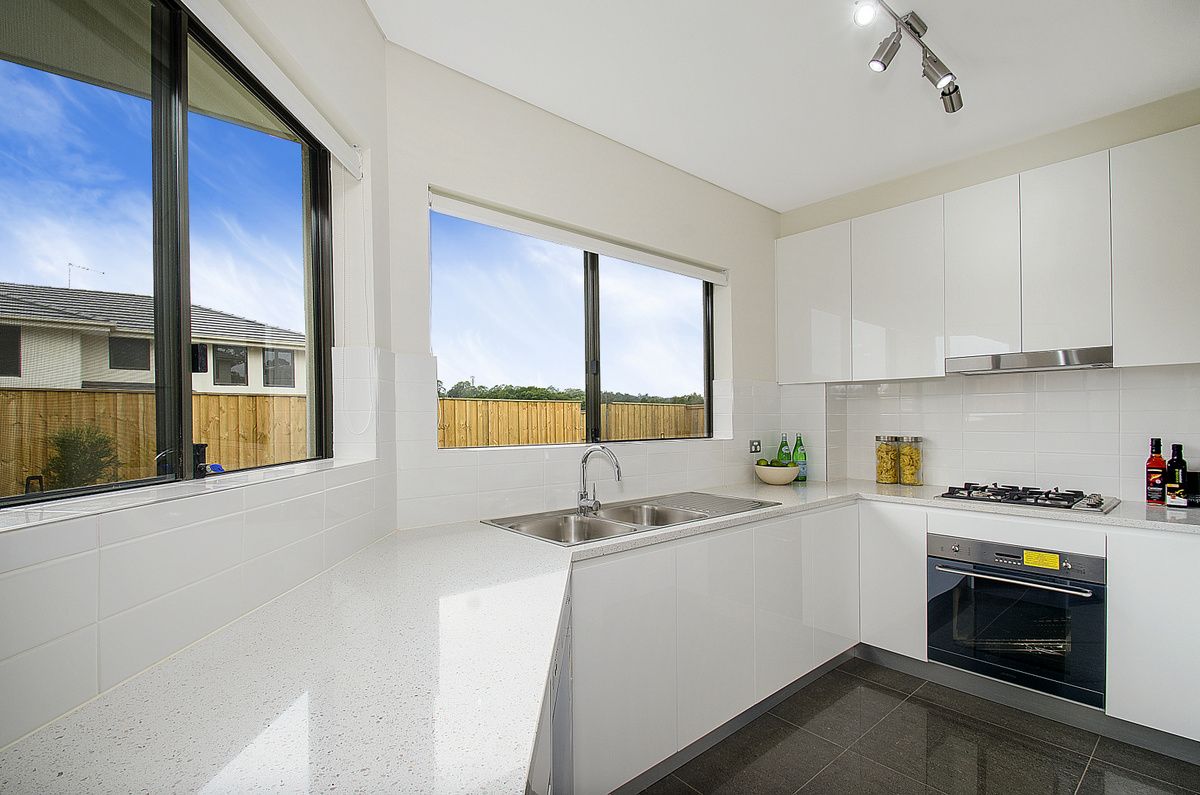 4/2 McCausland Place, Kellyville NSW 2155, Image 2