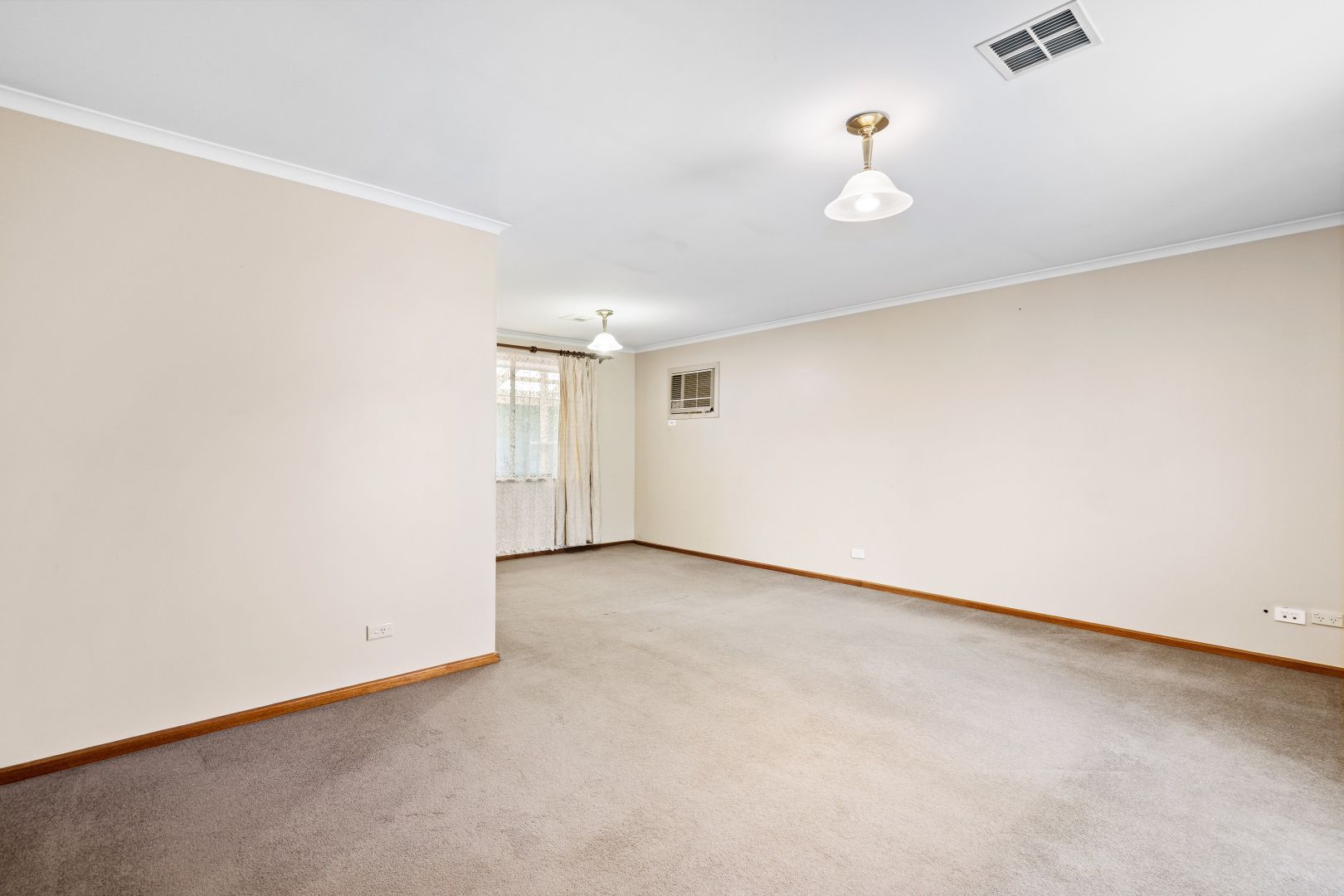 14 Queens Way, Woodcroft SA 5162, Image 1