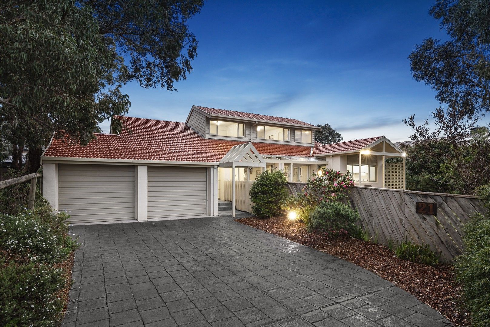 4 bedrooms House in 21 Howgate Court ELTHAM VIC, 3095