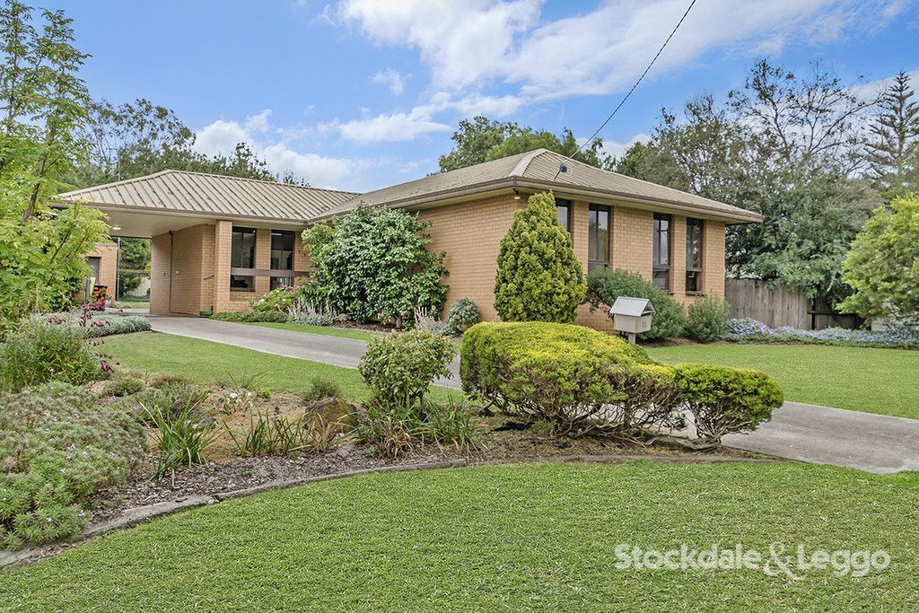 11 Russell Street, Macarthur VIC 3286