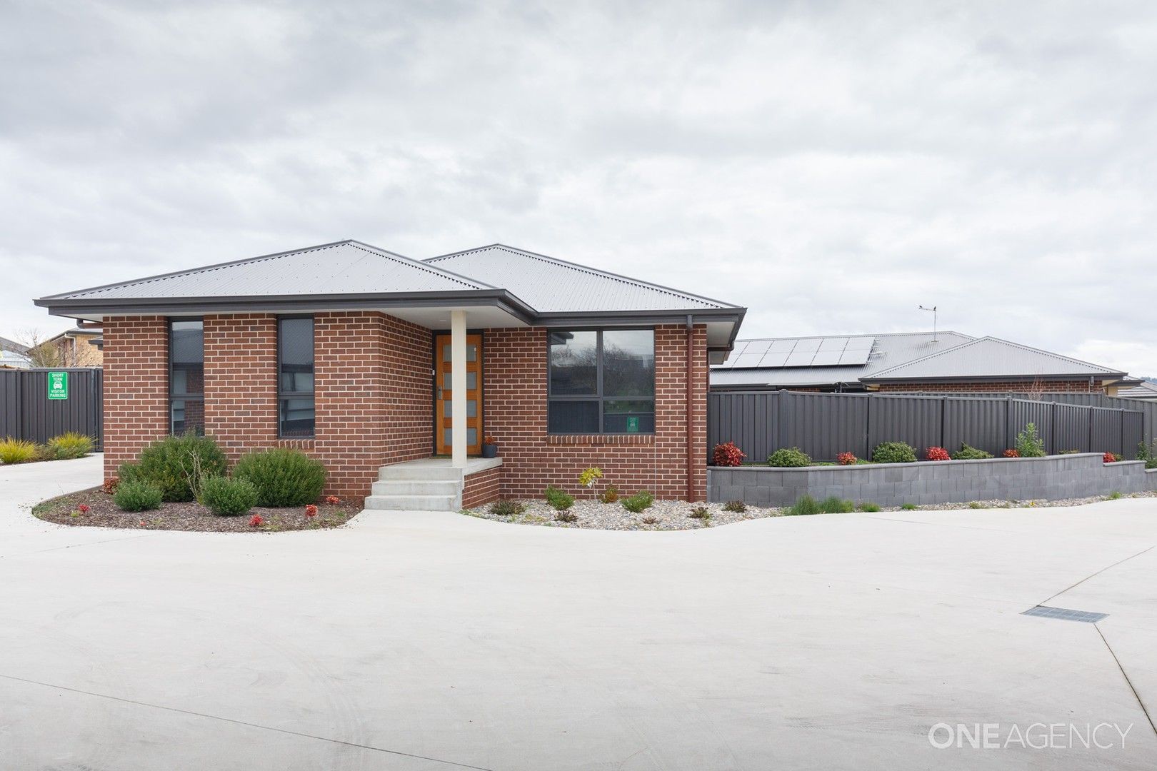 6/8 Penicola Place, Newnham TAS 7248, Image 0