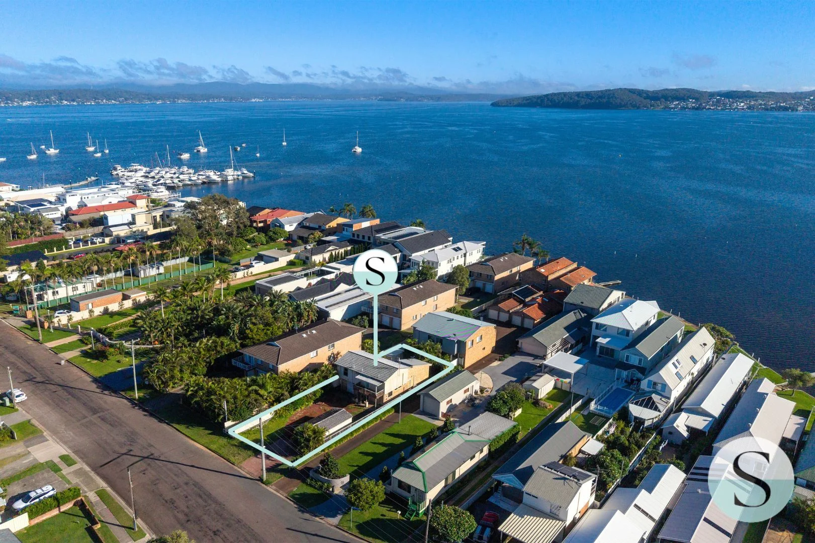 65 Marks Point Road, Marks Point NSW 2280