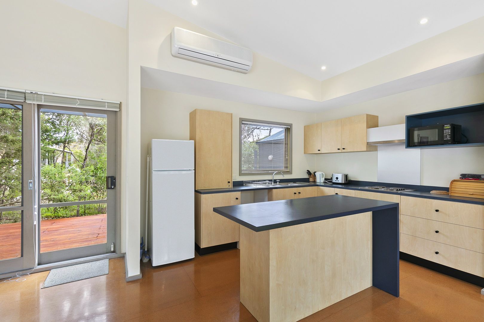 5/5-7 Hartley Street, Aireys Inlet VIC 3231, Image 2