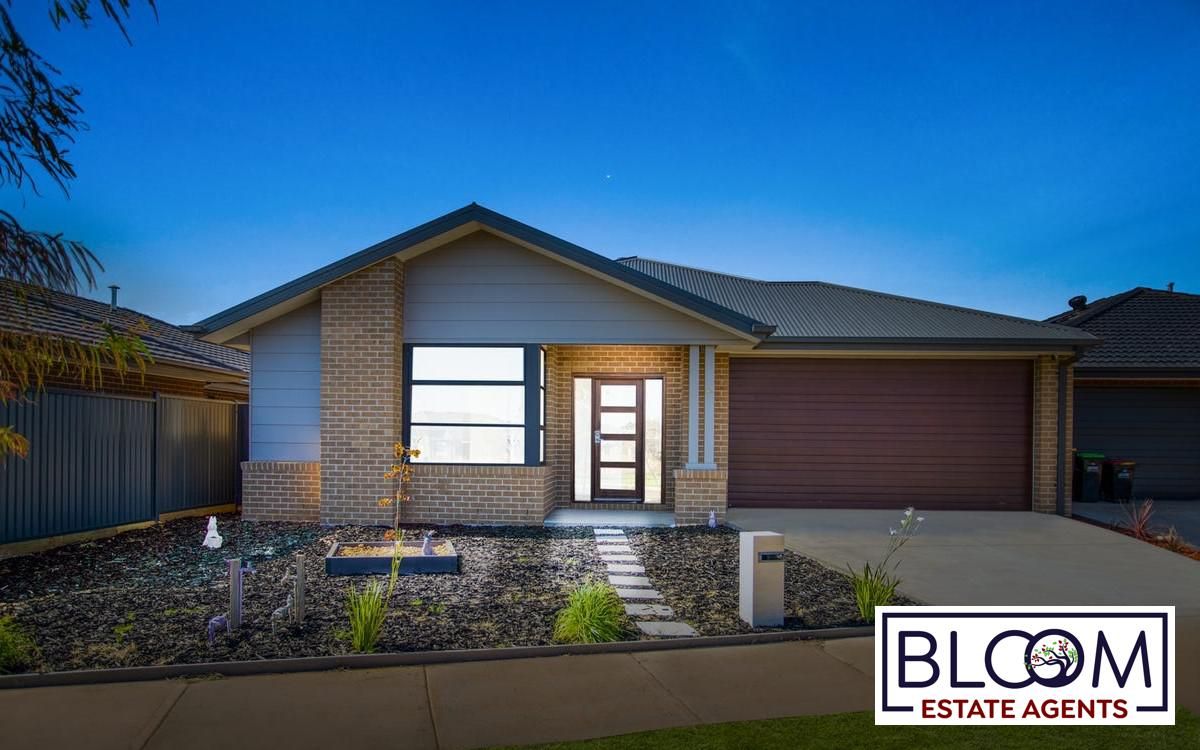 3 bedrooms House in 43 Sandygate Circuit STRATHTULLOH VIC, 3338