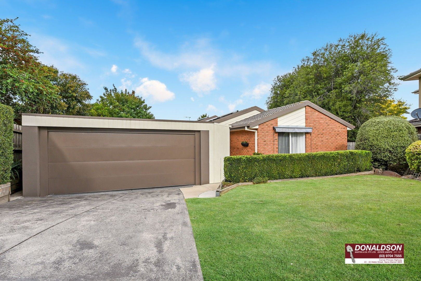 4 bedrooms House in 8 Malanda Court BERWICK VIC, 3806
