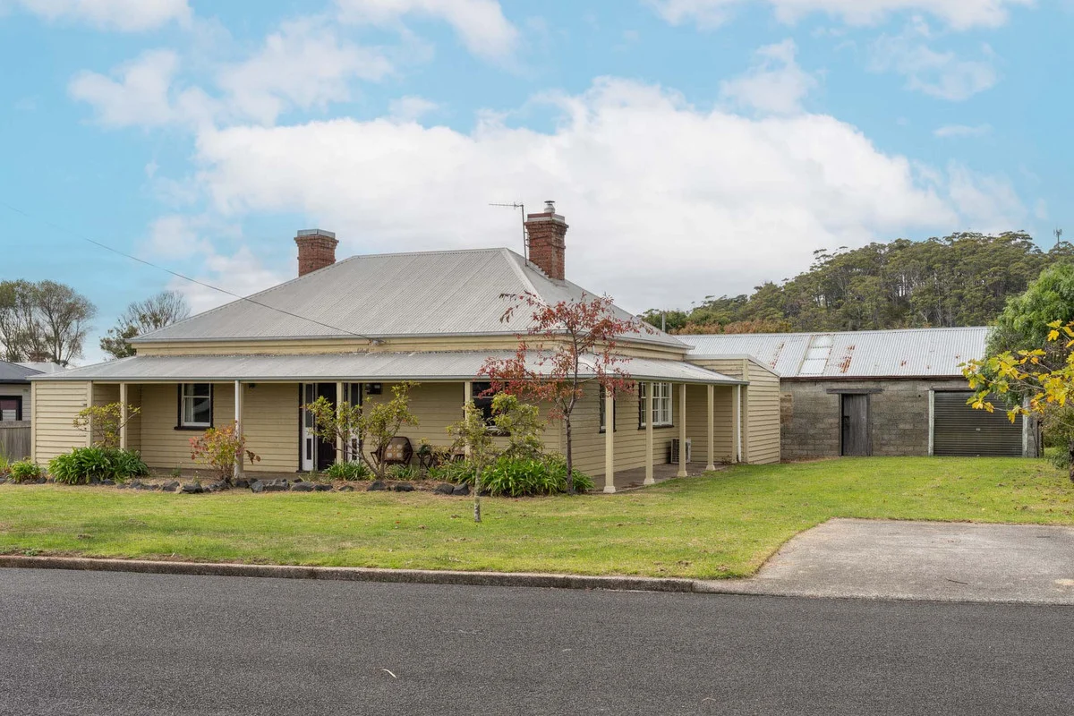 24 Athol Street, Somerset TAS 7322