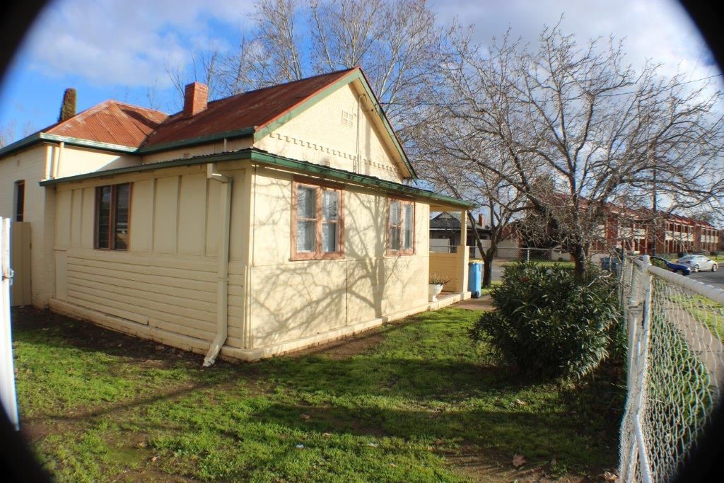 32 Travers Street, Wagga Wagga NSW 2650, Image 2