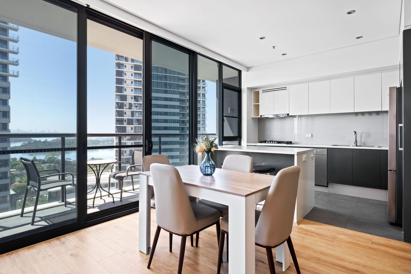 1 bedrooms Apartment / Unit / Flat in 1301/63 Shoreline Drive RHODES NSW, 2138