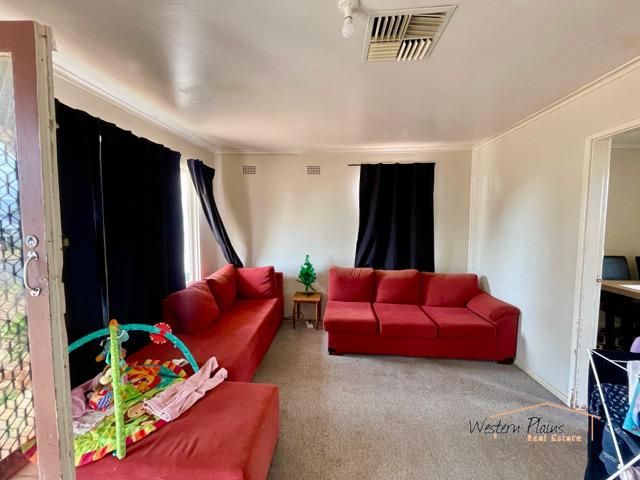 27 Elizabeth Crescent, Cobar NSW 2835, Image 1