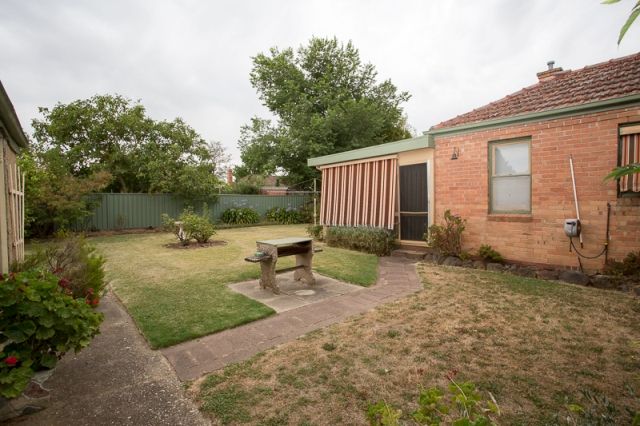 14 Winter Street, NEWINGTON VIC 3350, Image 2