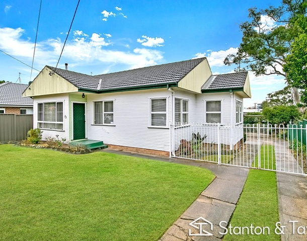 33 Rosedale Avenue, Penrith NSW 2750