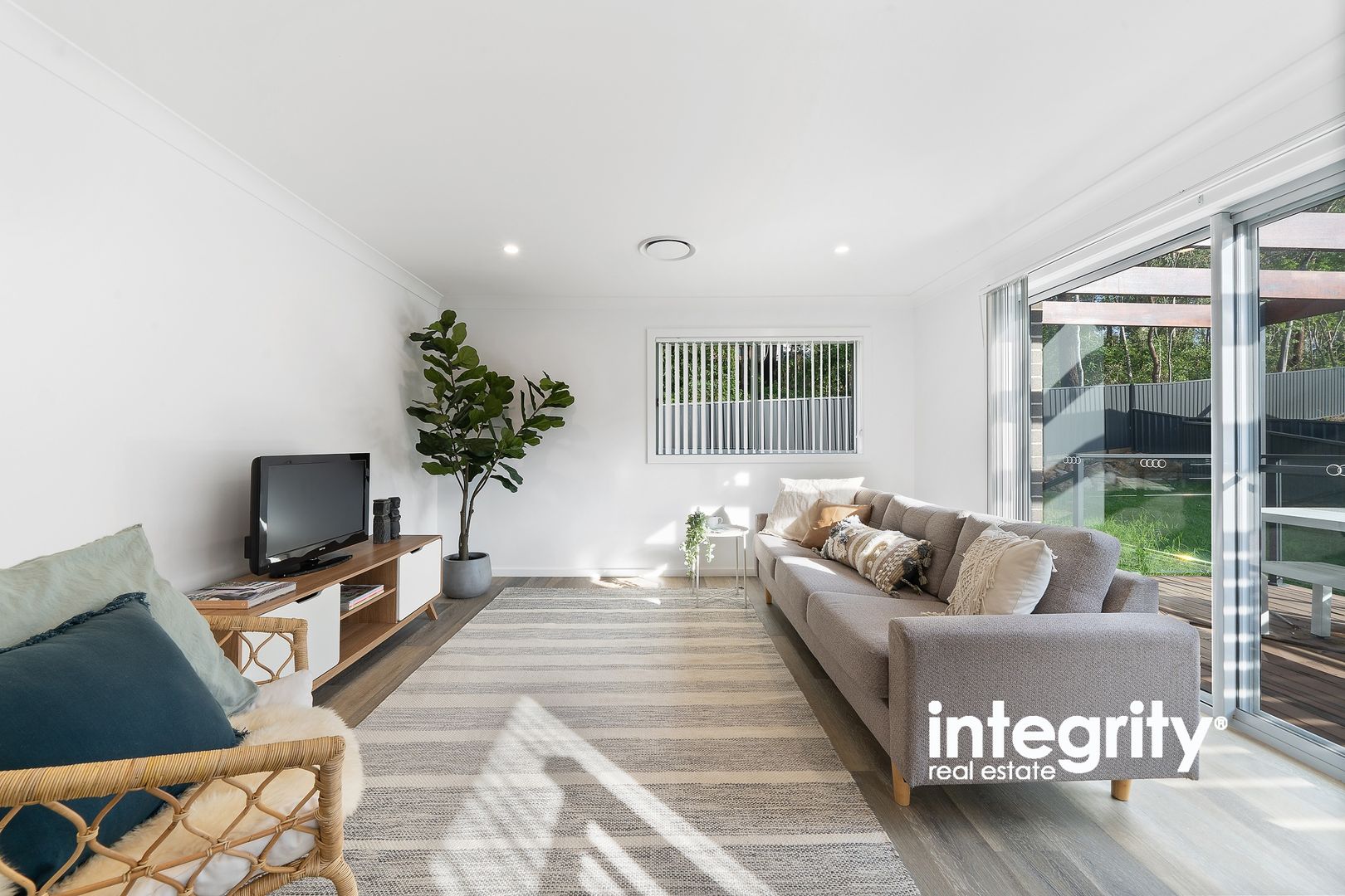 2-4 & 10-14/76 Brinawarr Street, Bomaderry NSW 2541, Image 1