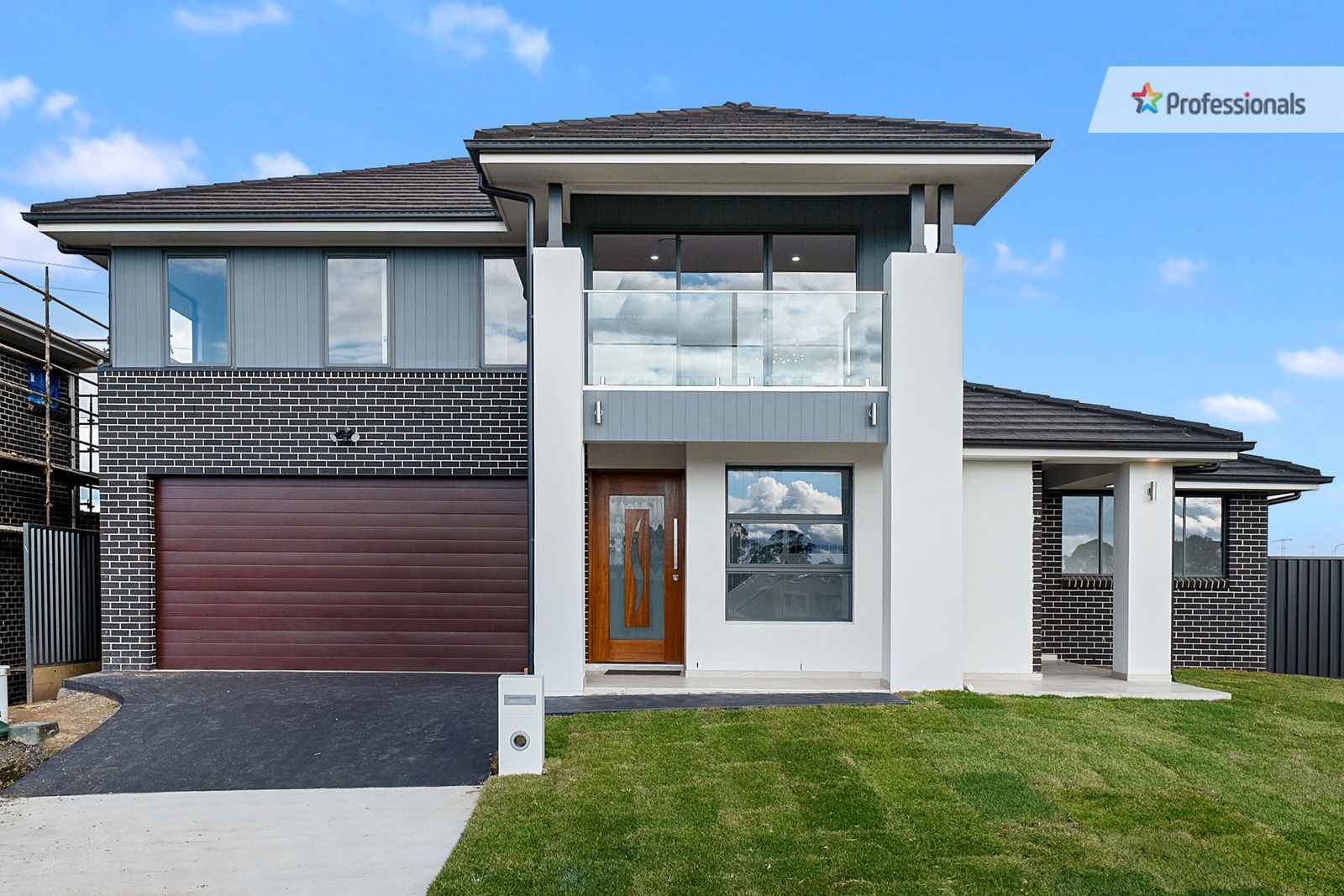 4 bedrooms House in 8 Tarcoola Drive BOX HILL NSW, 2765