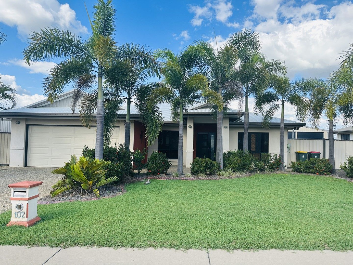 4 bedrooms House in 102 Clements Street MORANBAH QLD, 4744