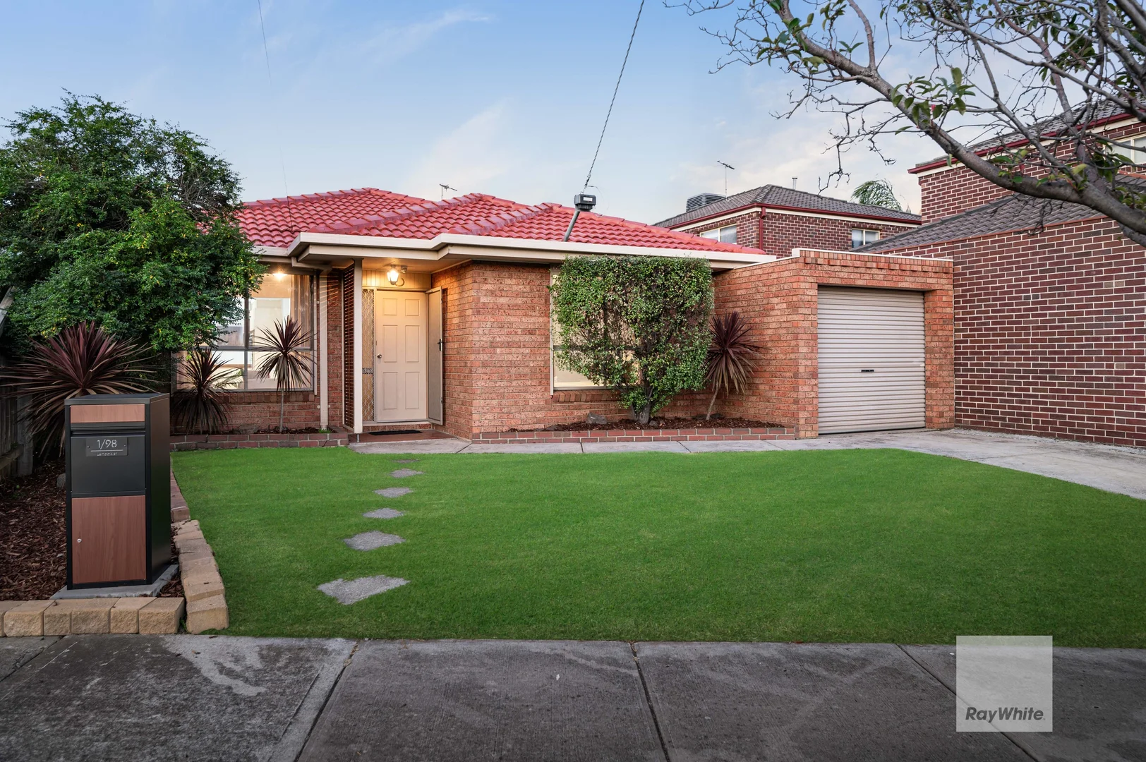 Additional image 2 of 1/98 Lenoak Street, Gladstone Park VIC 3043