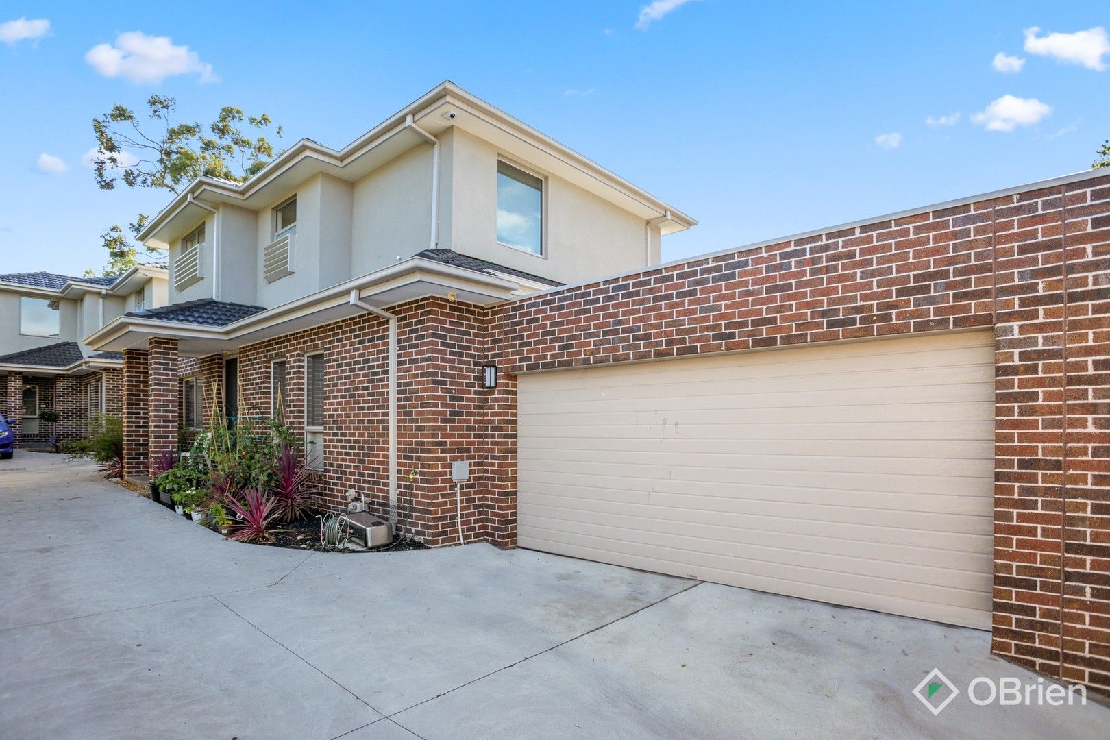 3 bedrooms Townhouse in 2/4 George Street FRANKSTON VIC, 3199