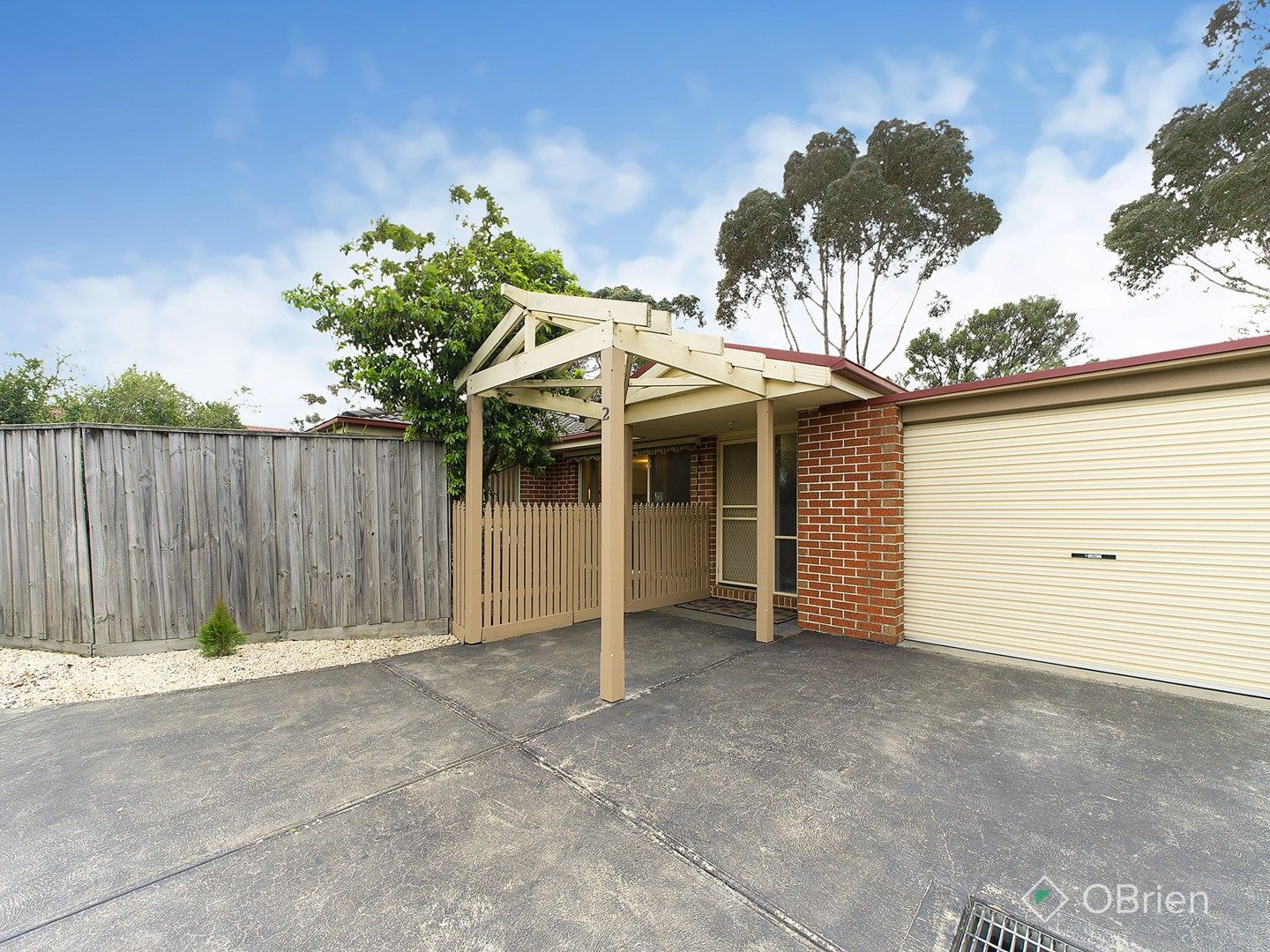 2/13A Templeton Crescent, Pakenham VIC 3810, Image 0