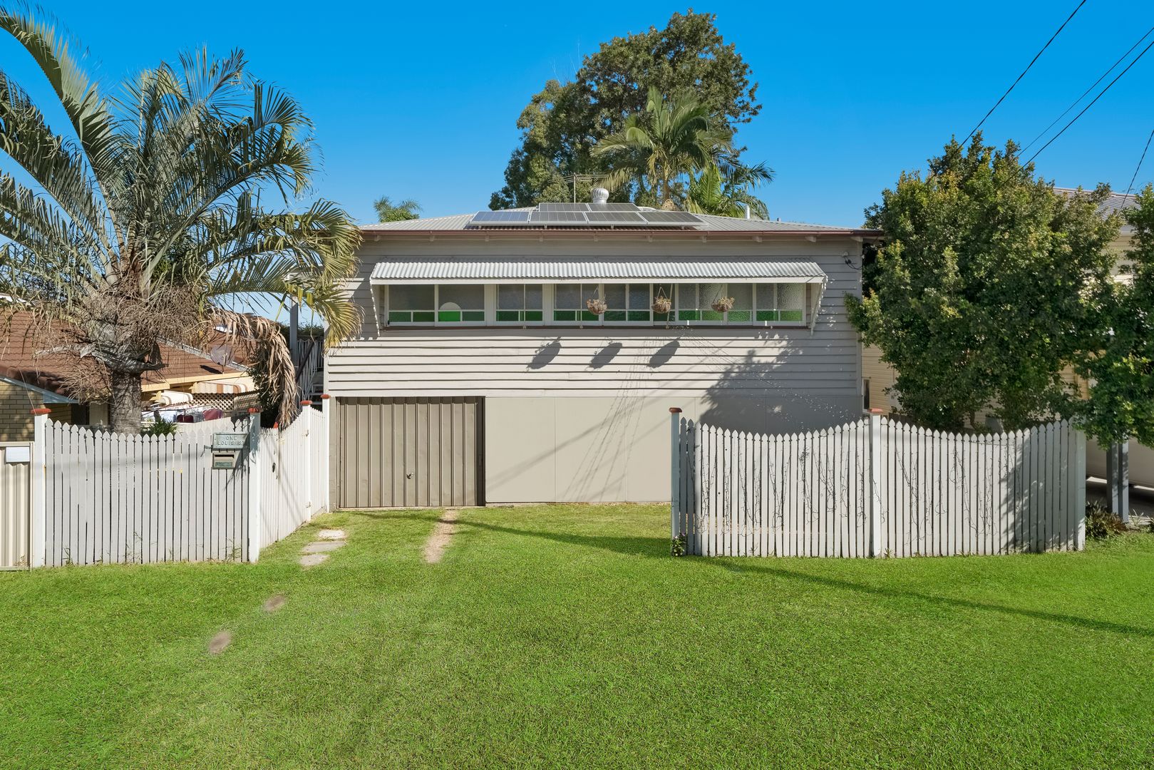 4 bedrooms House in 1 Louis Street REDCLIFFE QLD, 4020