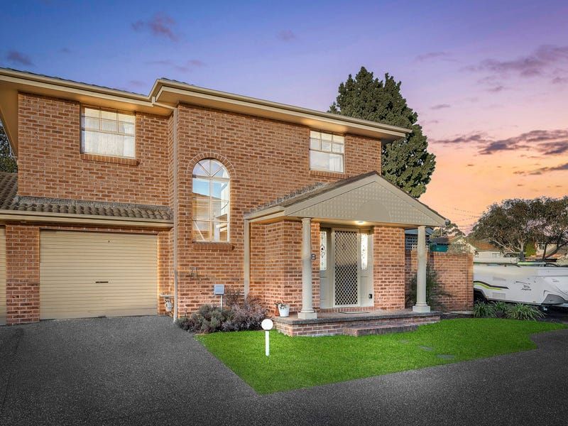 3 bedrooms Townhouse in 8/1-3 McAlister Avenue ENGADINE NSW, 2233