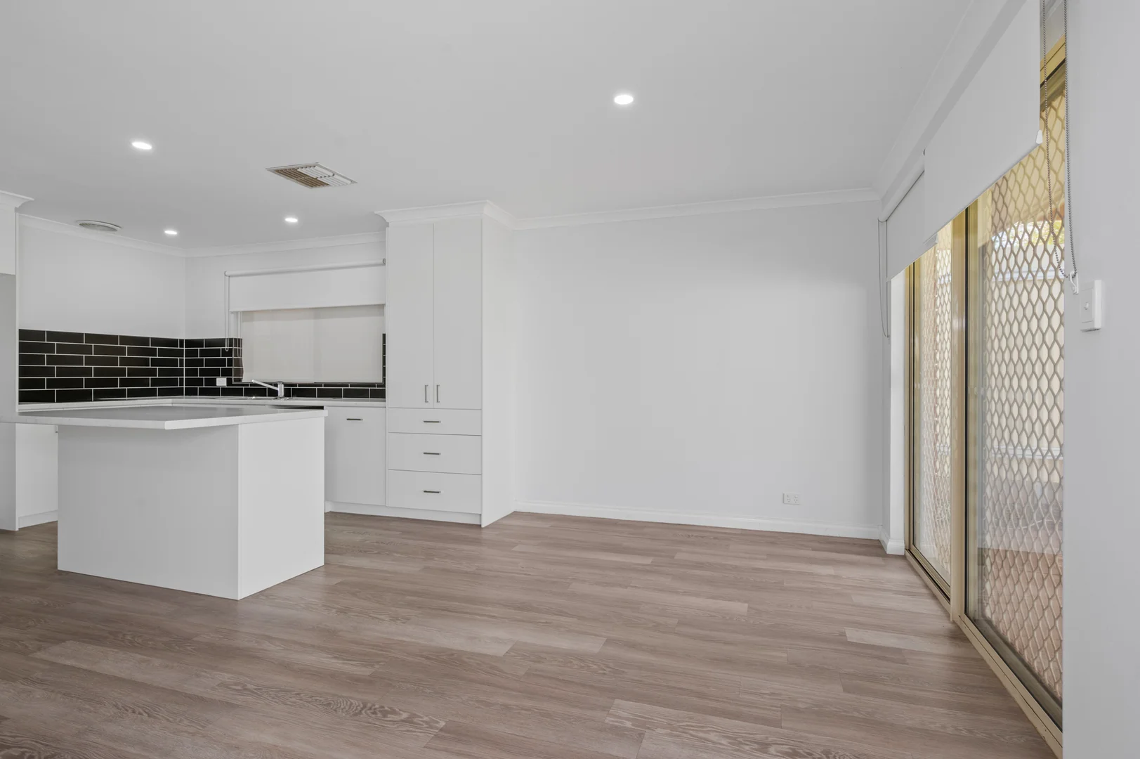 Additional image 4 of 207a Hare Street, West Lamington WA 6430