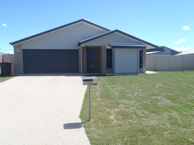 4 bedrooms House in 11 Whitney Street EMERALD QLD, 4720