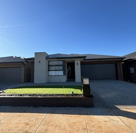 Picture of 13 Castlecrag Way, STRATHTULLOH VIC 3338