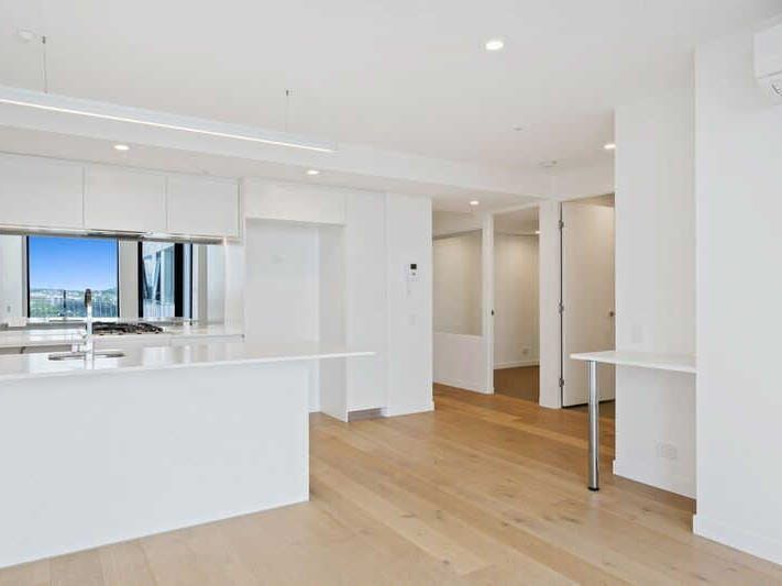 2 bedrooms Apartment / Unit / Flat in 1210/477 Boundary St SPRING HILL QLD, 4000