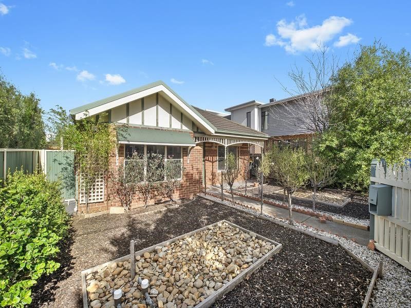 2 bedrooms Apartment / Unit / Flat in 1/23 Waiora Street HAMLYN HEIGHTS VIC, 3215