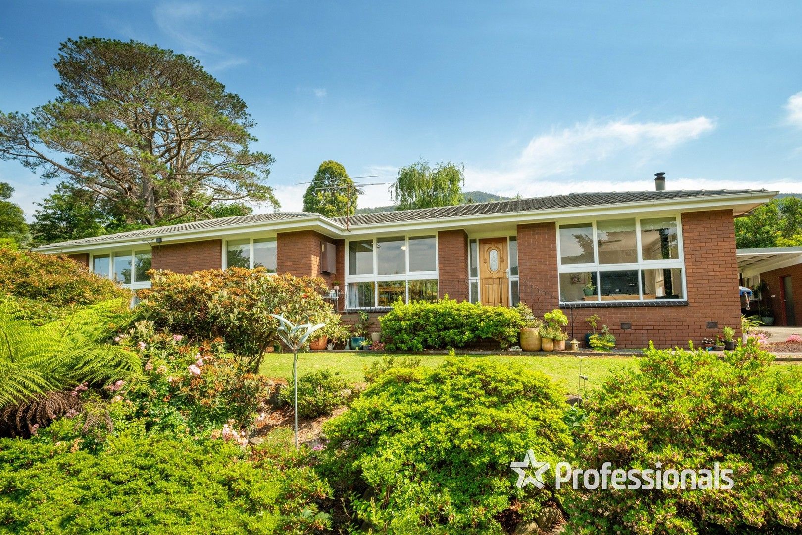 2-4 Henri Street, Warburton VIC 3799, Image 0