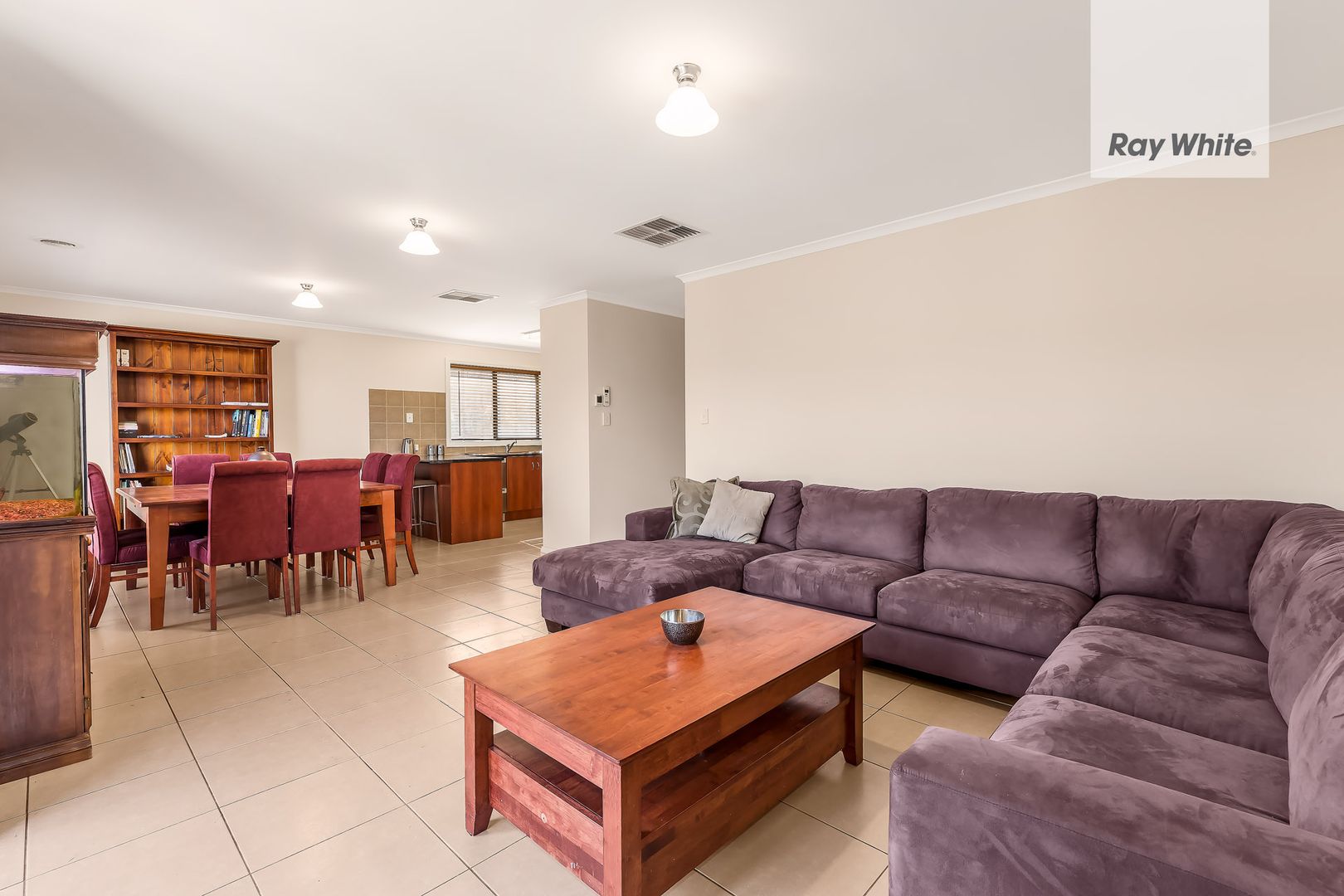 33 McArthurs Road, South Morang VIC 3752, Image 2