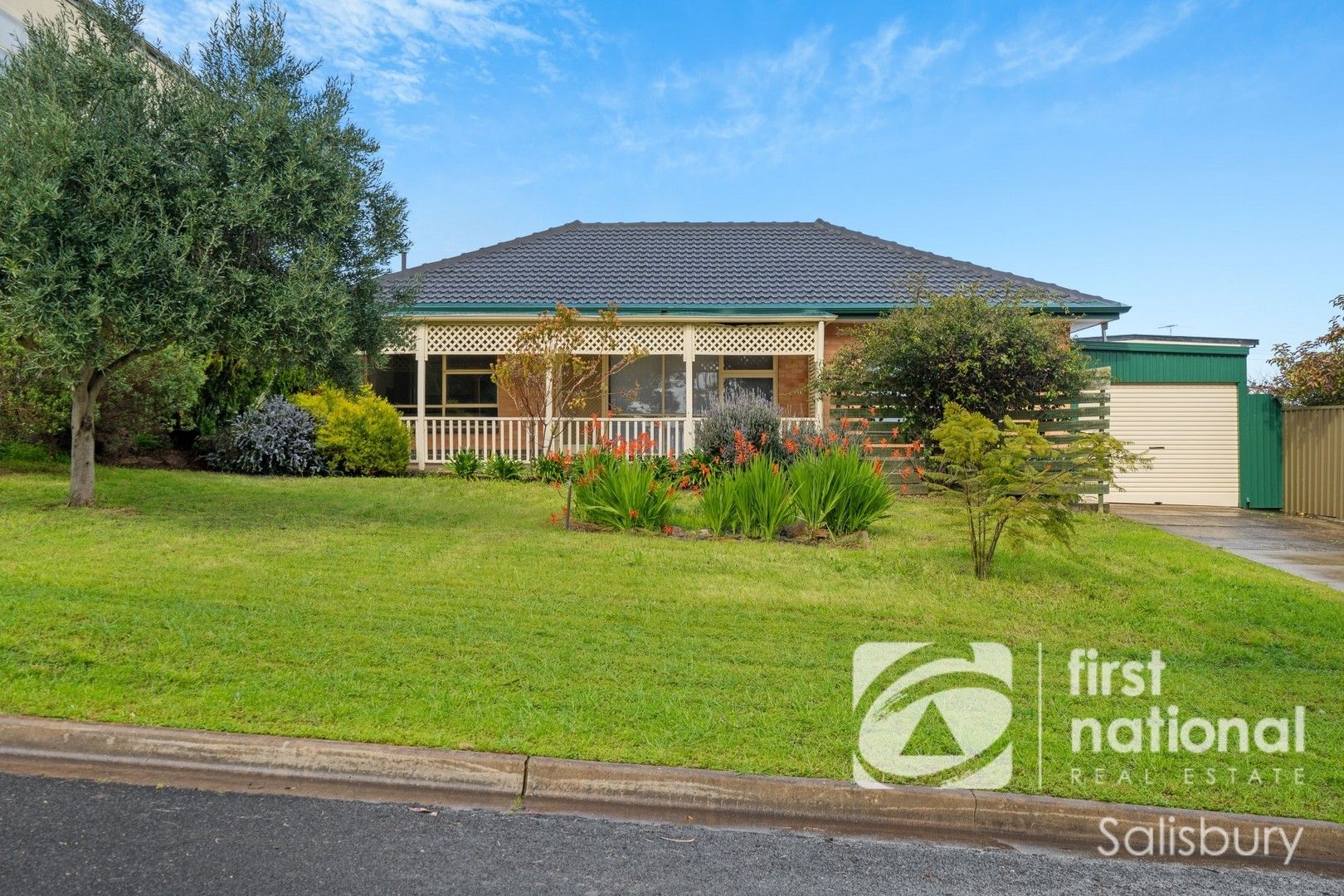 3 bedrooms House in 19 Fairway Street PARA HILLS SA, 5096