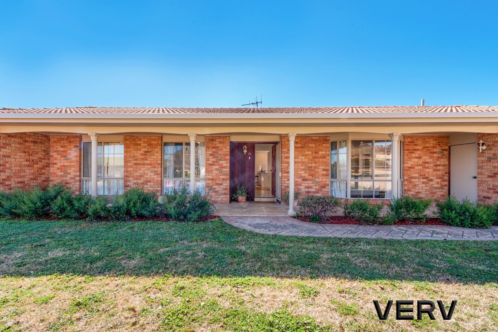 16 Parkview Crescent, Jerrabomberra NSW 2619, Image 0