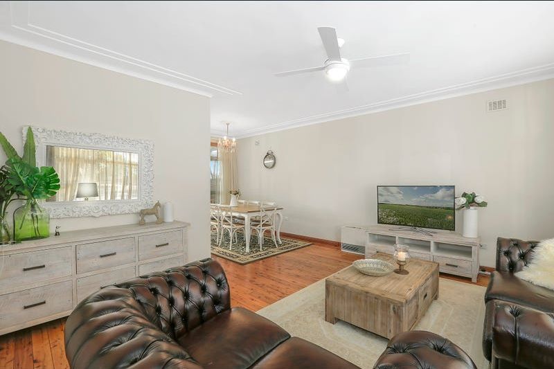 3 bedrooms House in 6 Benaroon Avenue ST IVES NSW, 2075