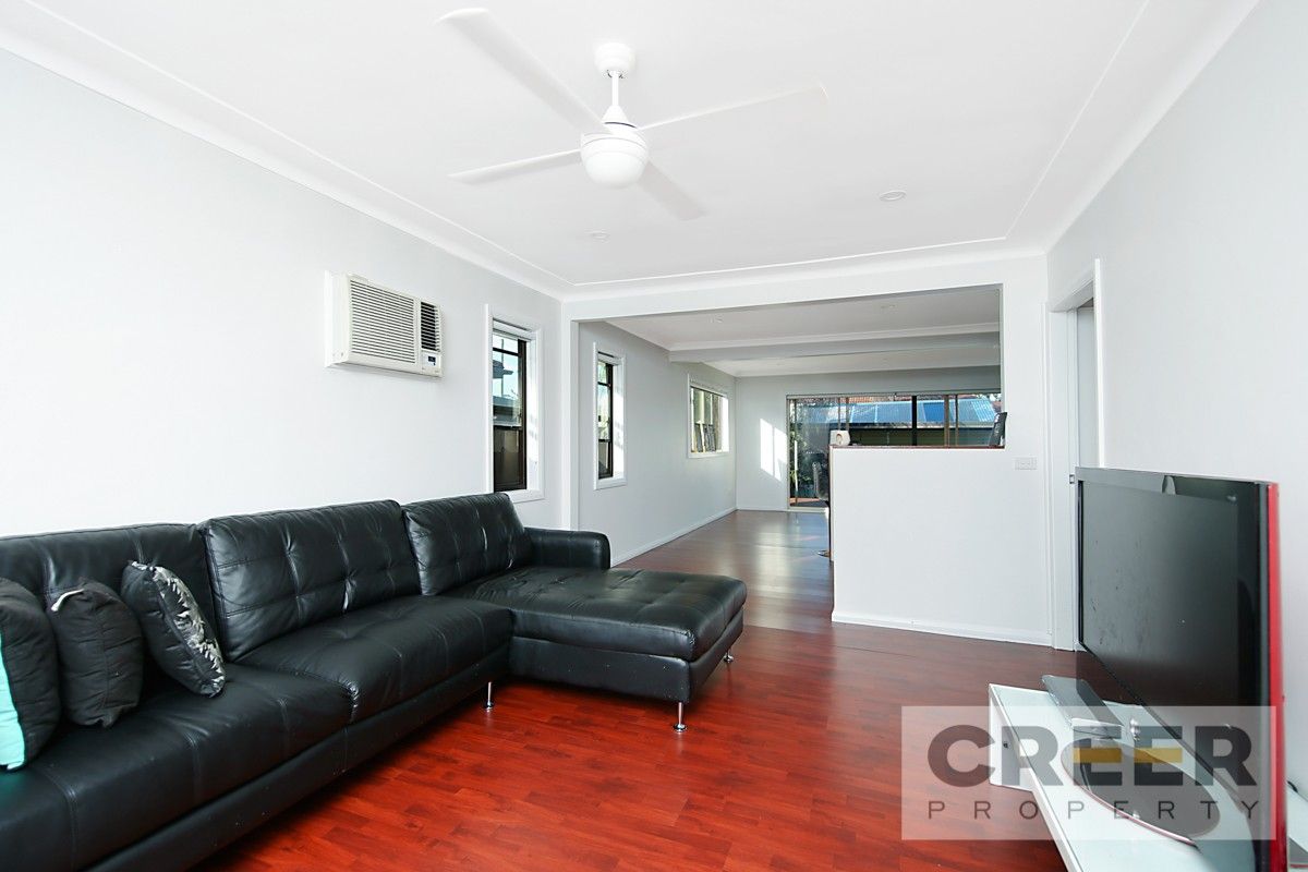 16 Hickory Road, Gateshead NSW 2290, Image 2